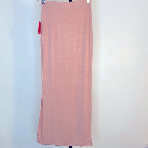 NEW…Dusty Pink skirt size S (small) from Forever21 - Picture 3 of 3